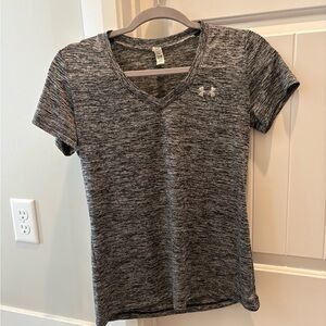 Under Armour Women's Black Heather V-Neck Tee